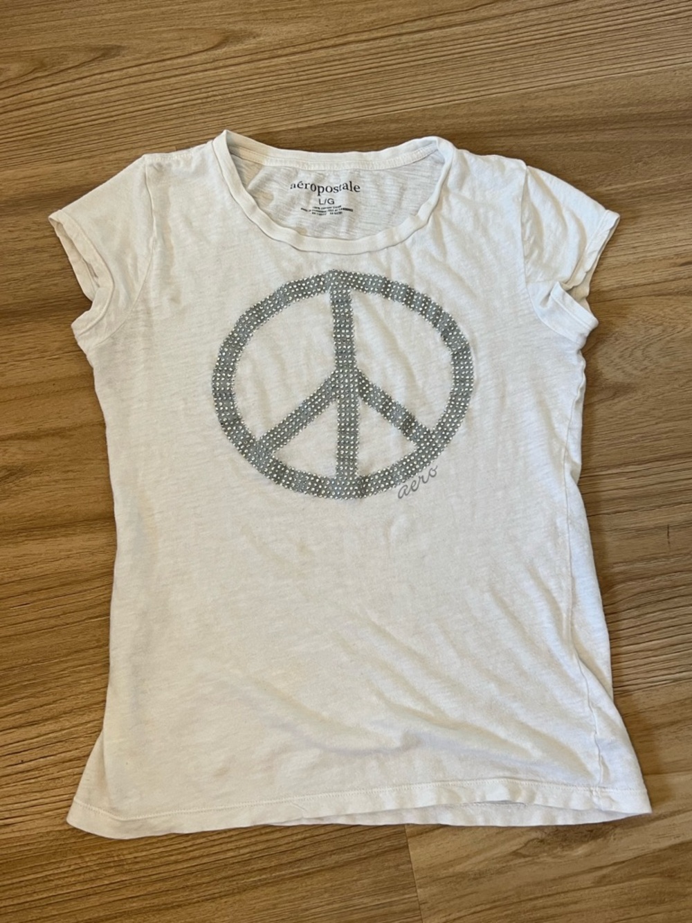 Aeropostale White Short Sleeve Tee with Silver Peace Sign